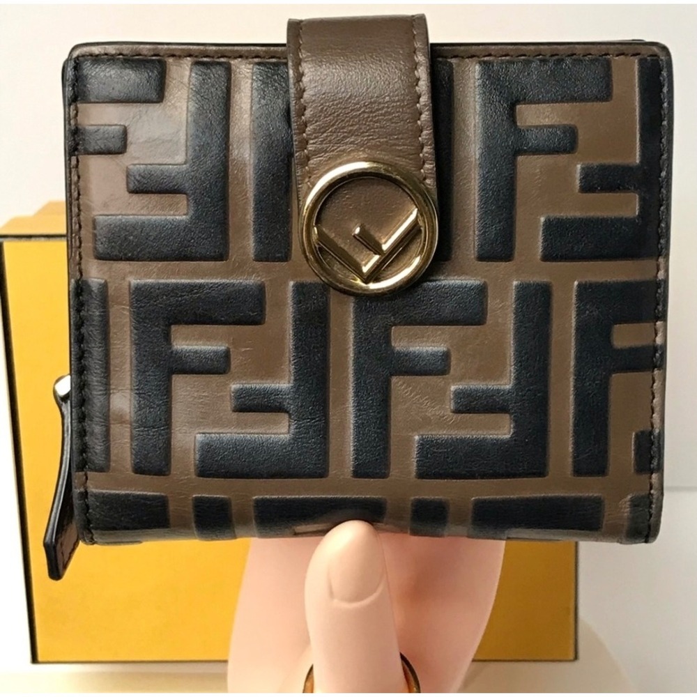 Fendi Roma Wallet FF Logo Snap Closure Bifold Coin Purse - Picture 5 of 13